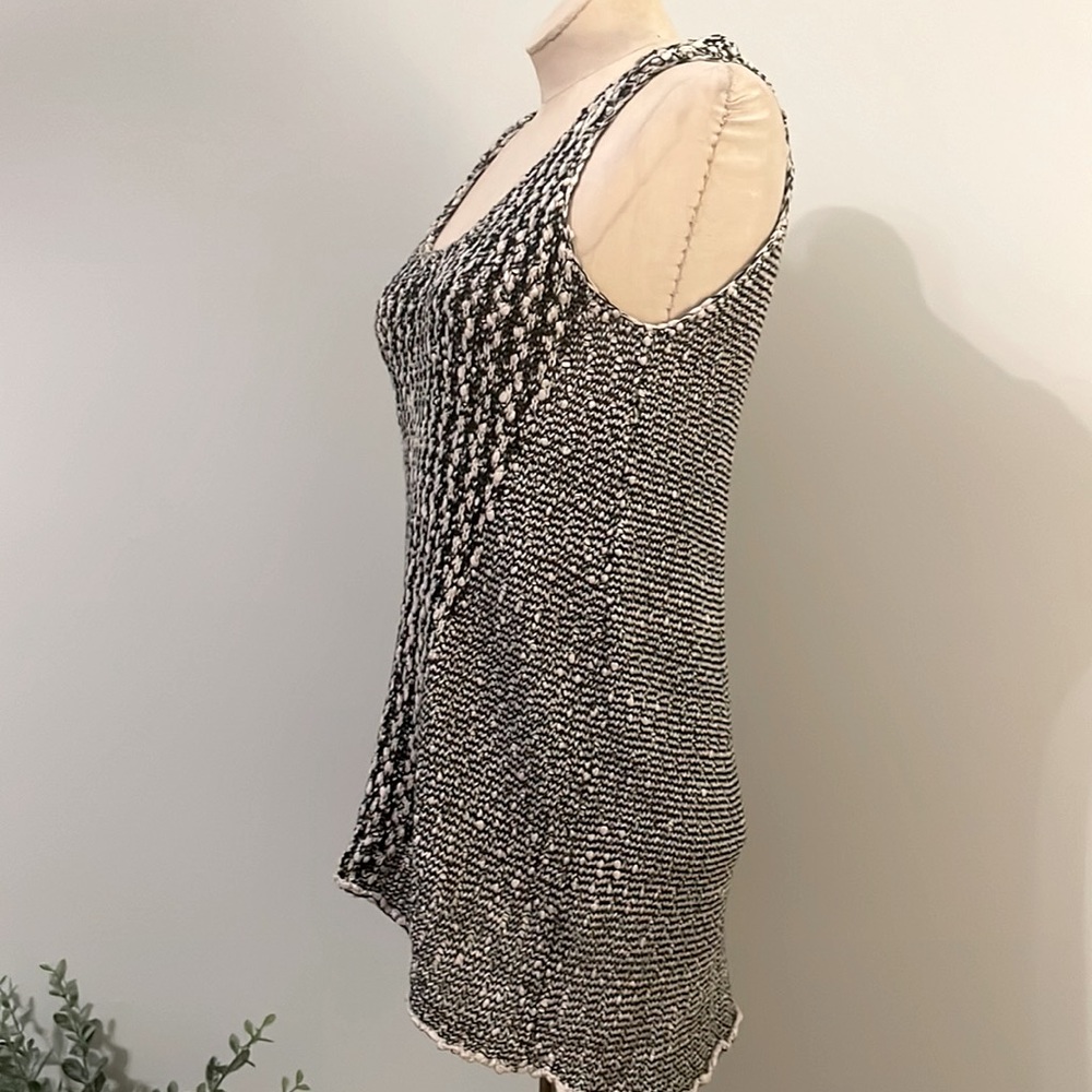 CAbi women’s sleeveless sweater -small - Picture 2 of 7